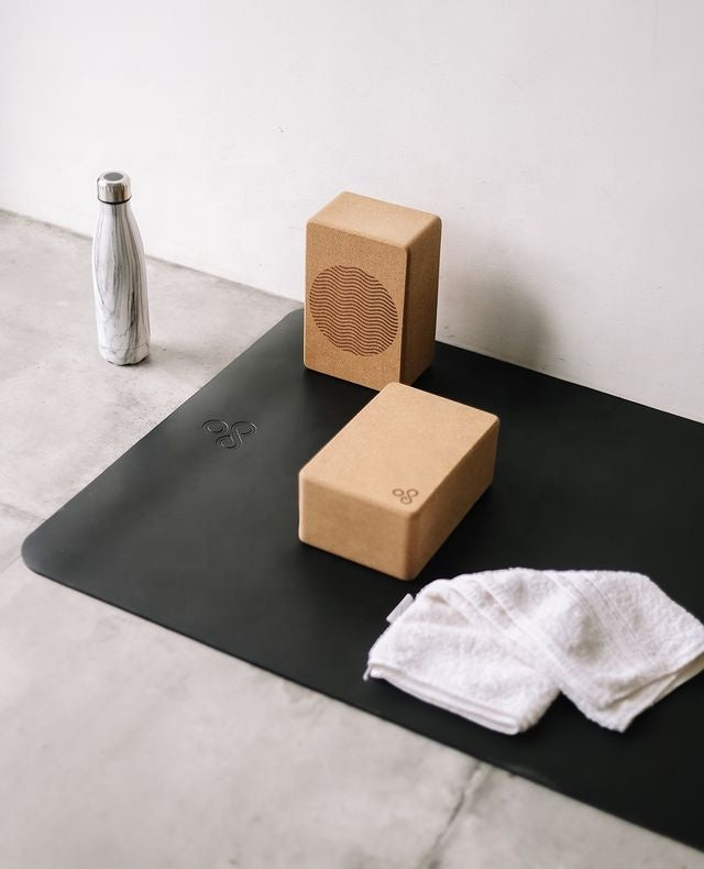 Alma Eco-Friendly Cork Yoga Block Set