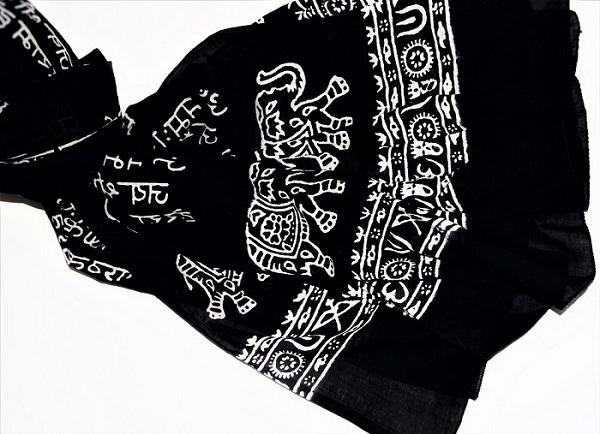 Alma's Karma Mantra Yoga Prayer Shawl – A Sacred Wrap of OM & Divine Mantras